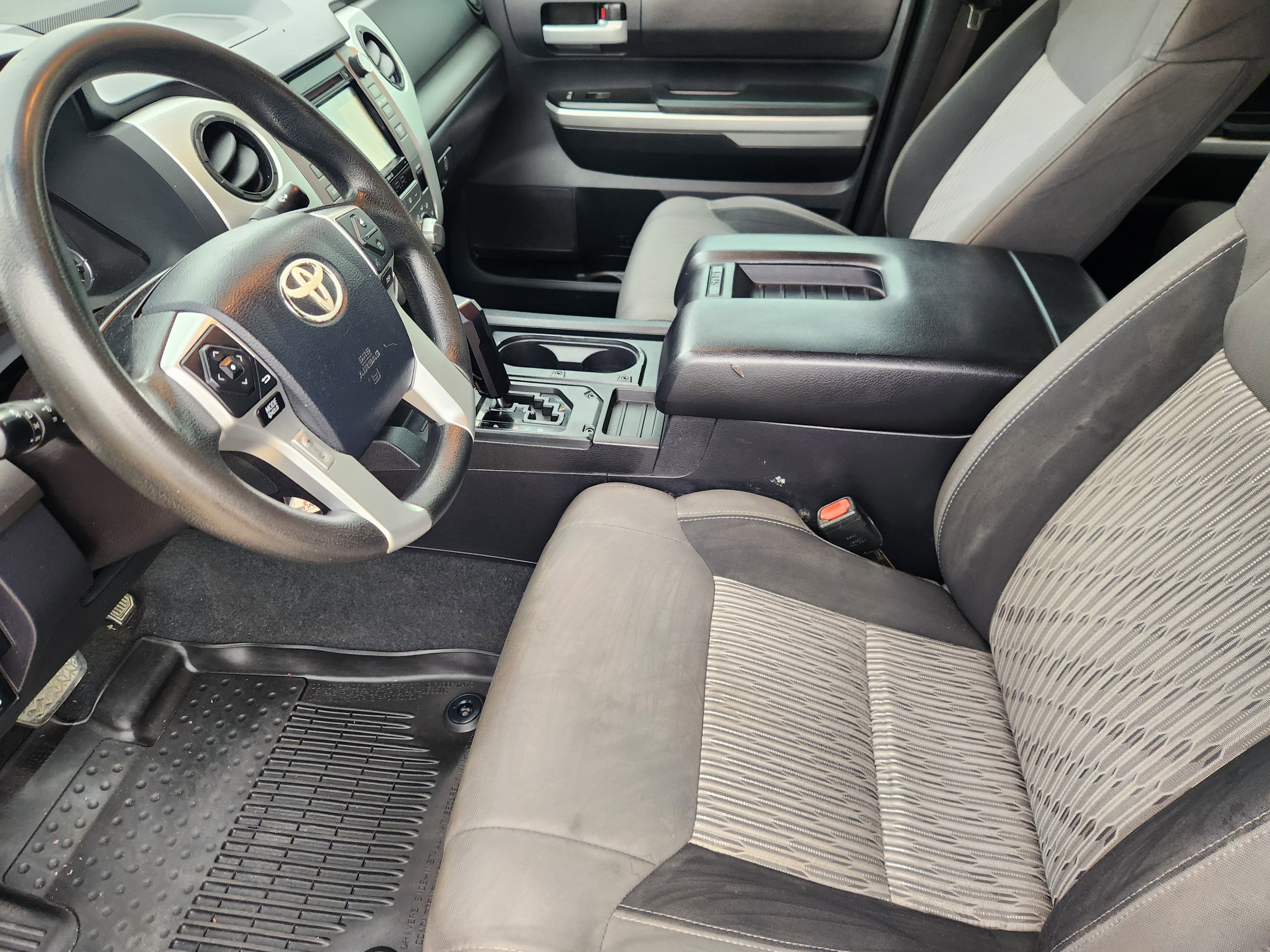 2017 Toyota Tundra SR5