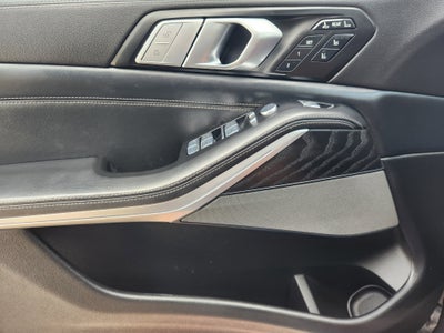 2022 BMW X7 M50i