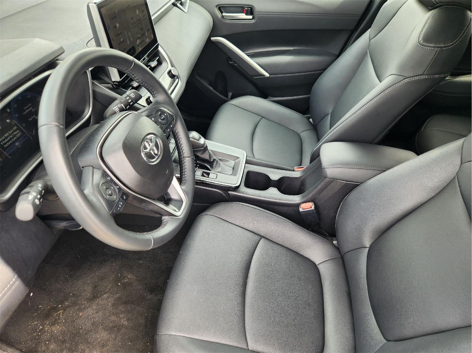 2026 Toyota Corolla Cross XLE - Photo 13