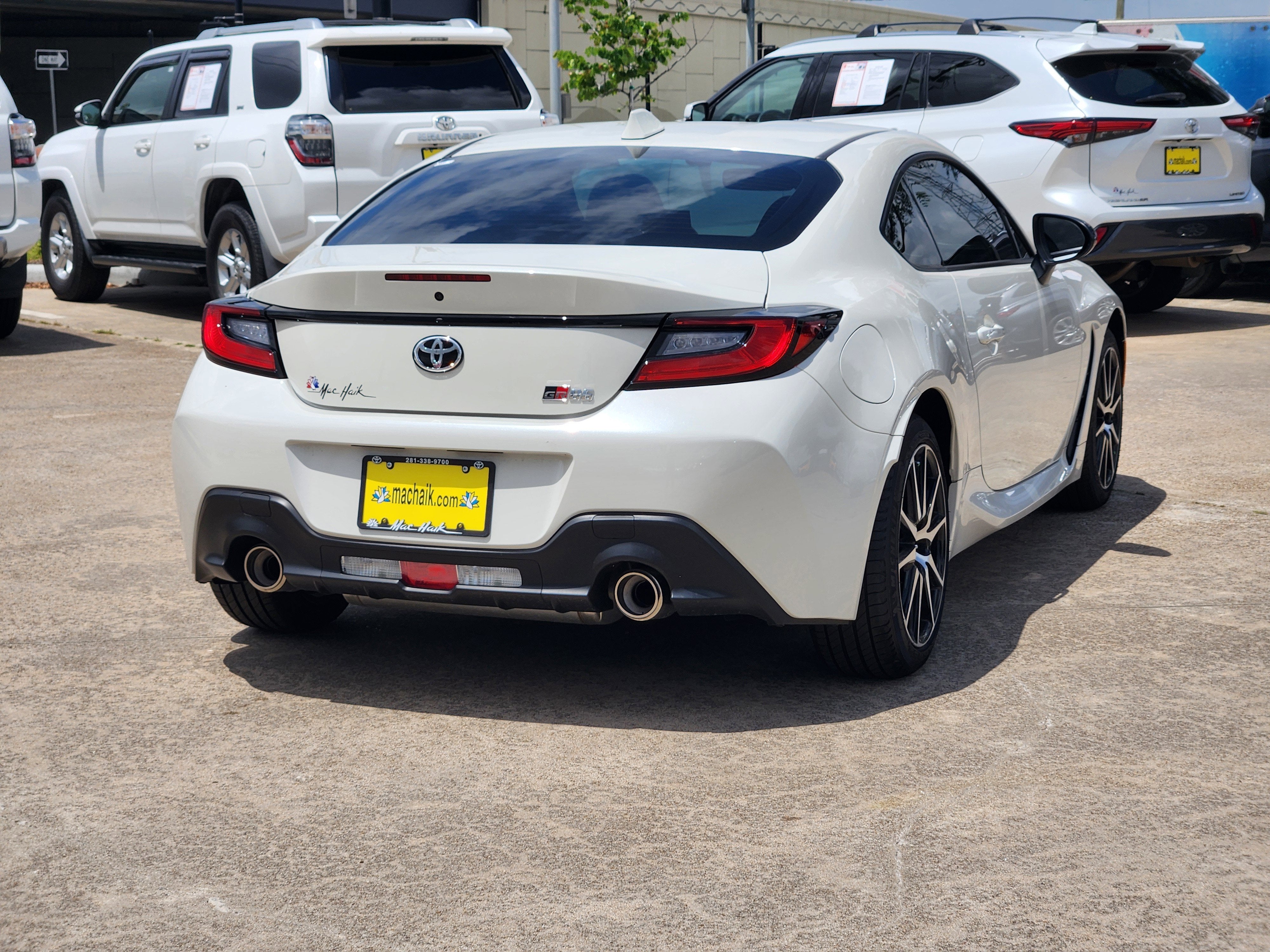 2026 Toyota GR86 Base PREMIUM PAINT