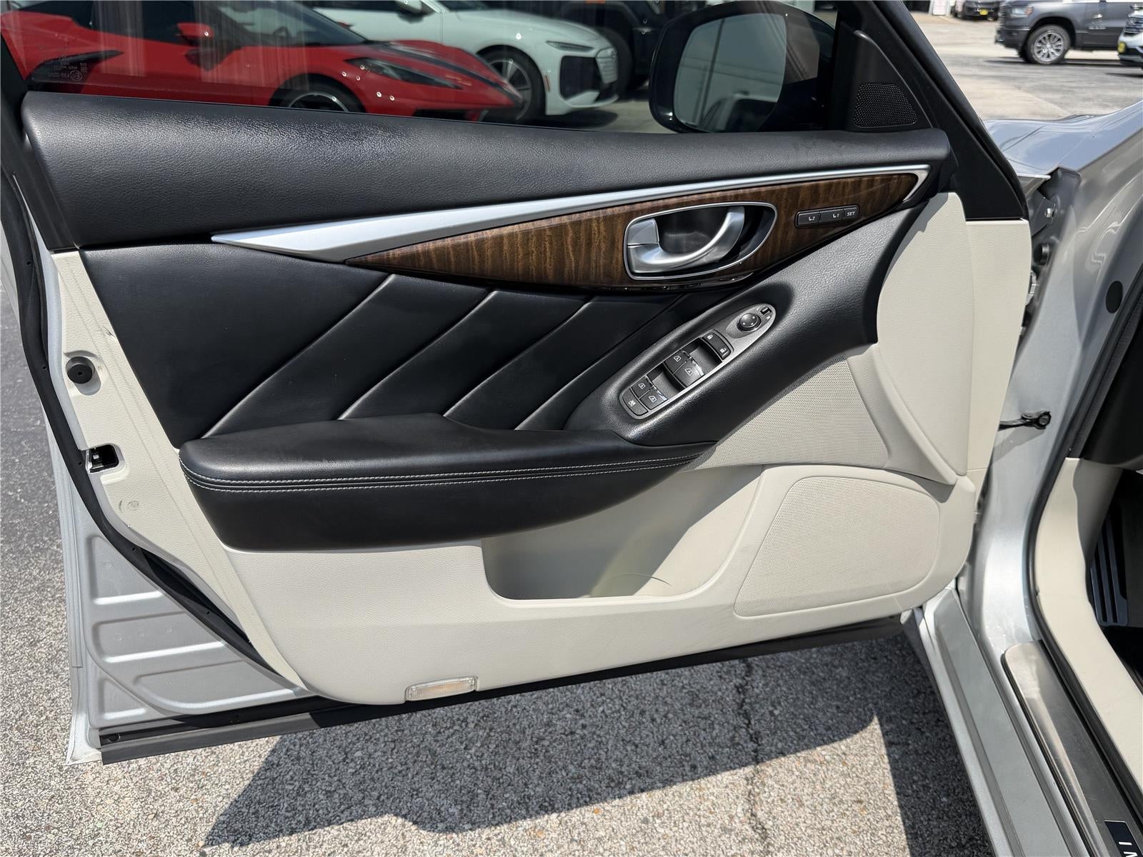 2015 INFINITI Q50 Base
