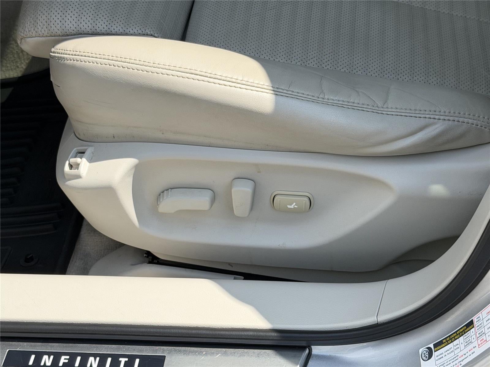 2015 INFINITI Q50 Base