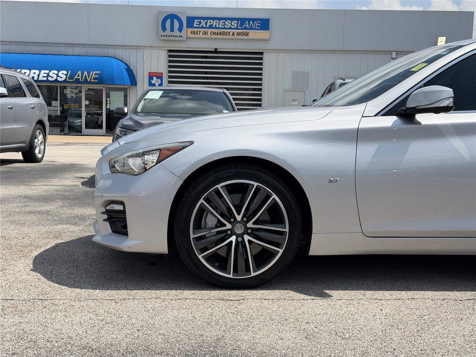 2015 INFINITI Q50 Base