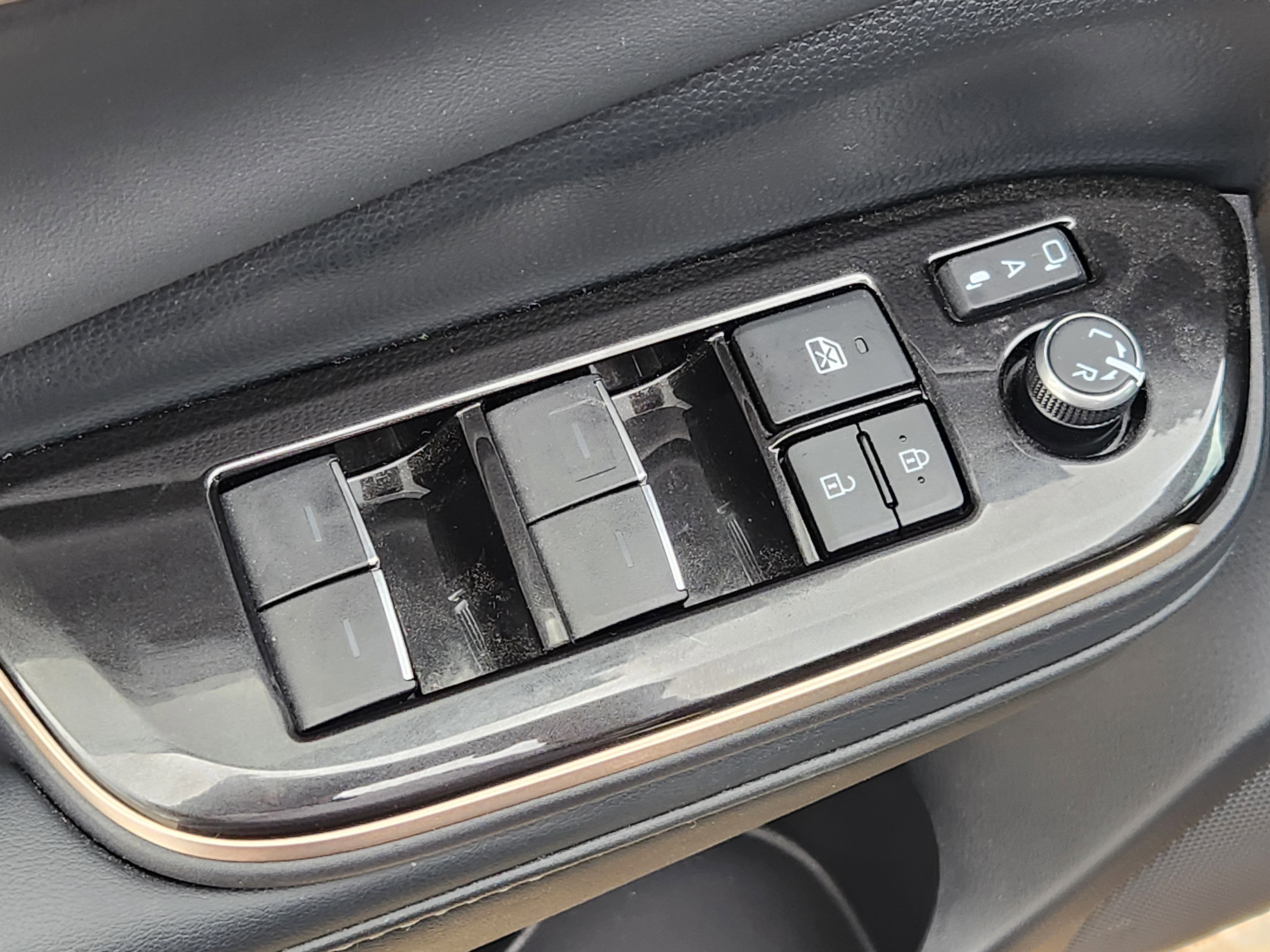 2025 Toyota Crown Signia Limited