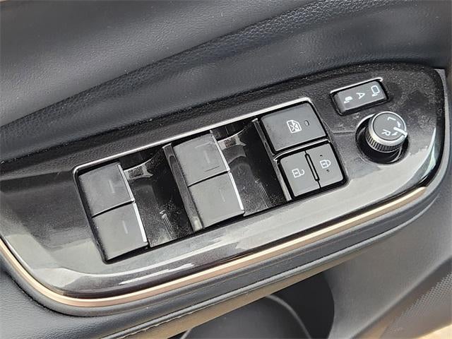 2025 Toyota Crown Signia Limited