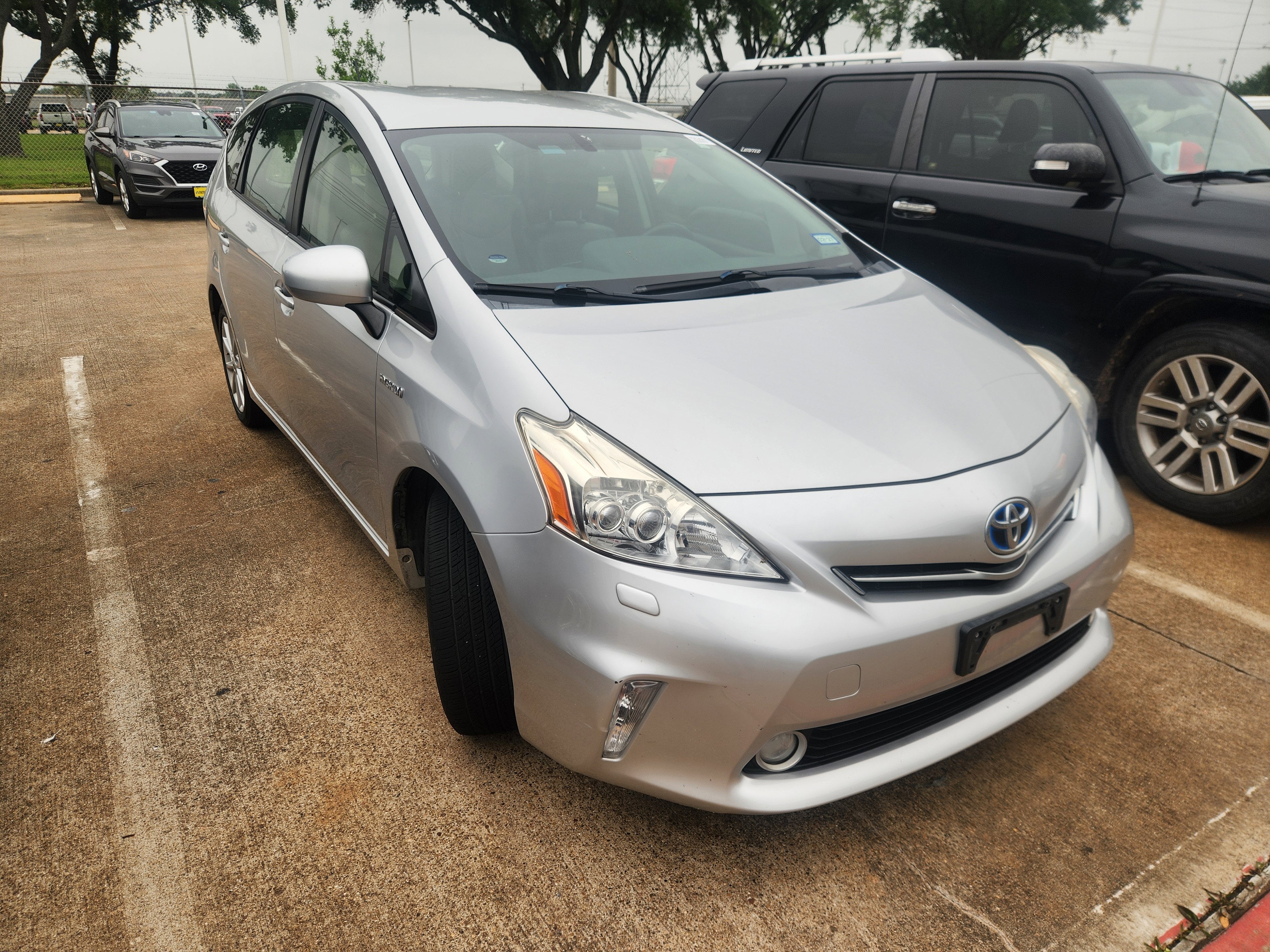2014 Toyota Prius v Five