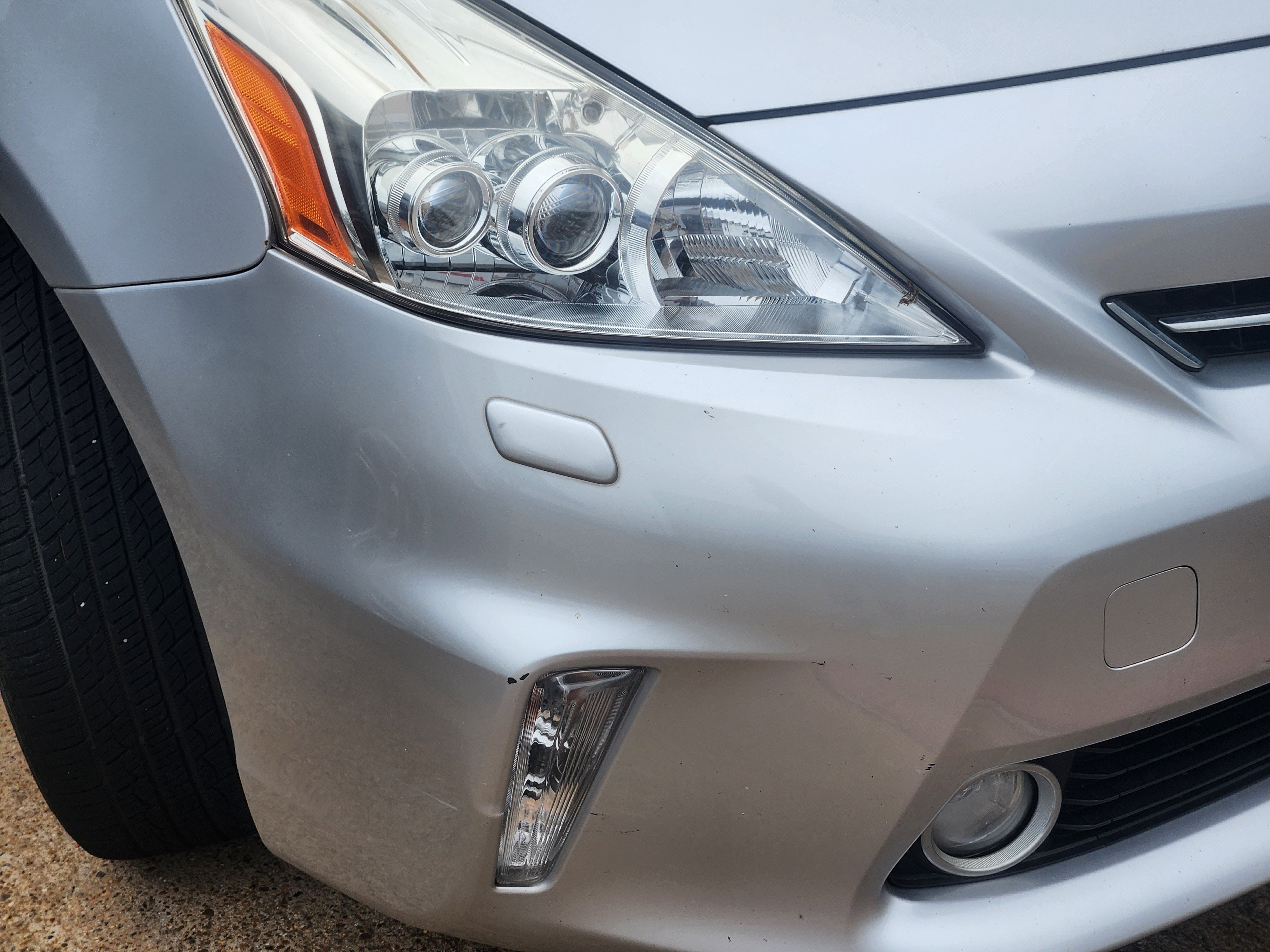 2014 Toyota Prius v Five