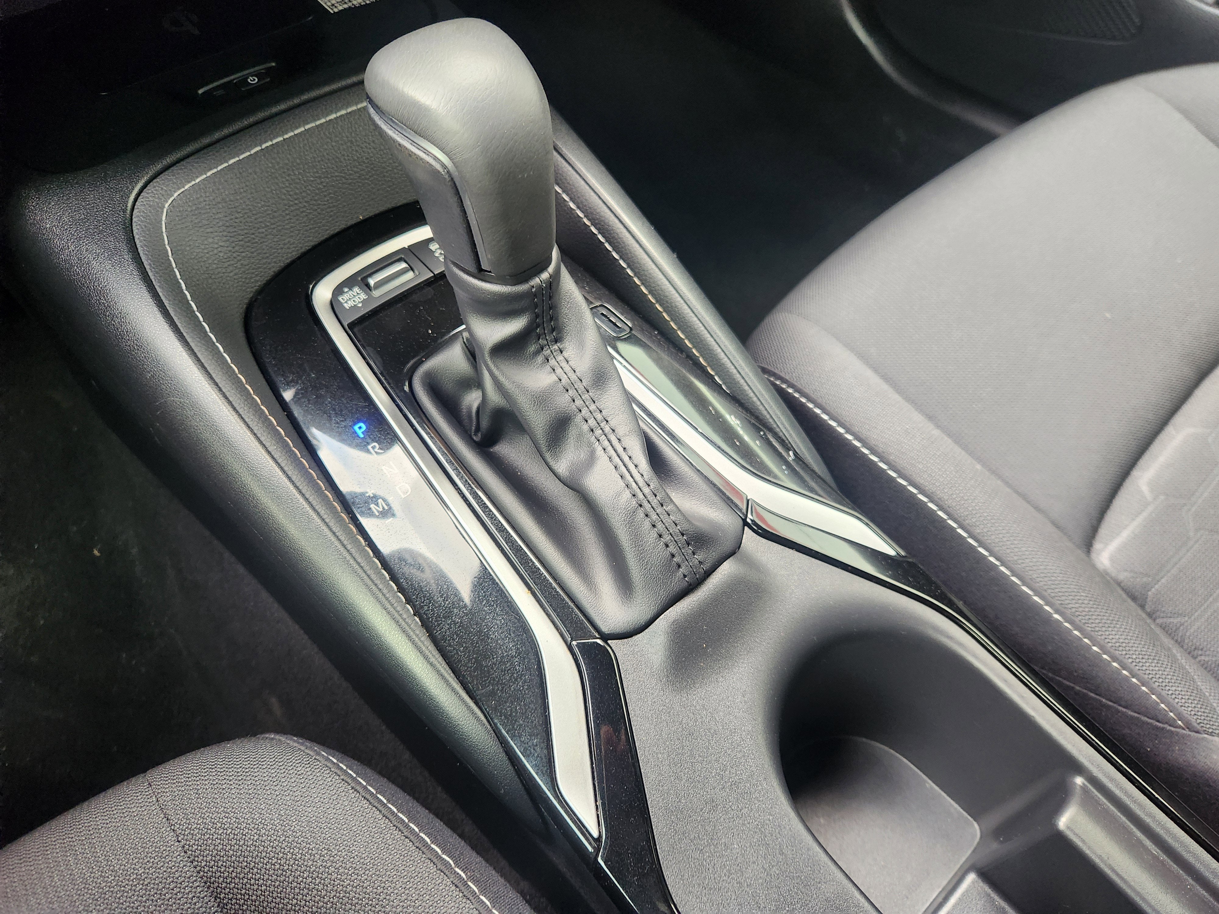 2025 Toyota Corolla Hatchback SE