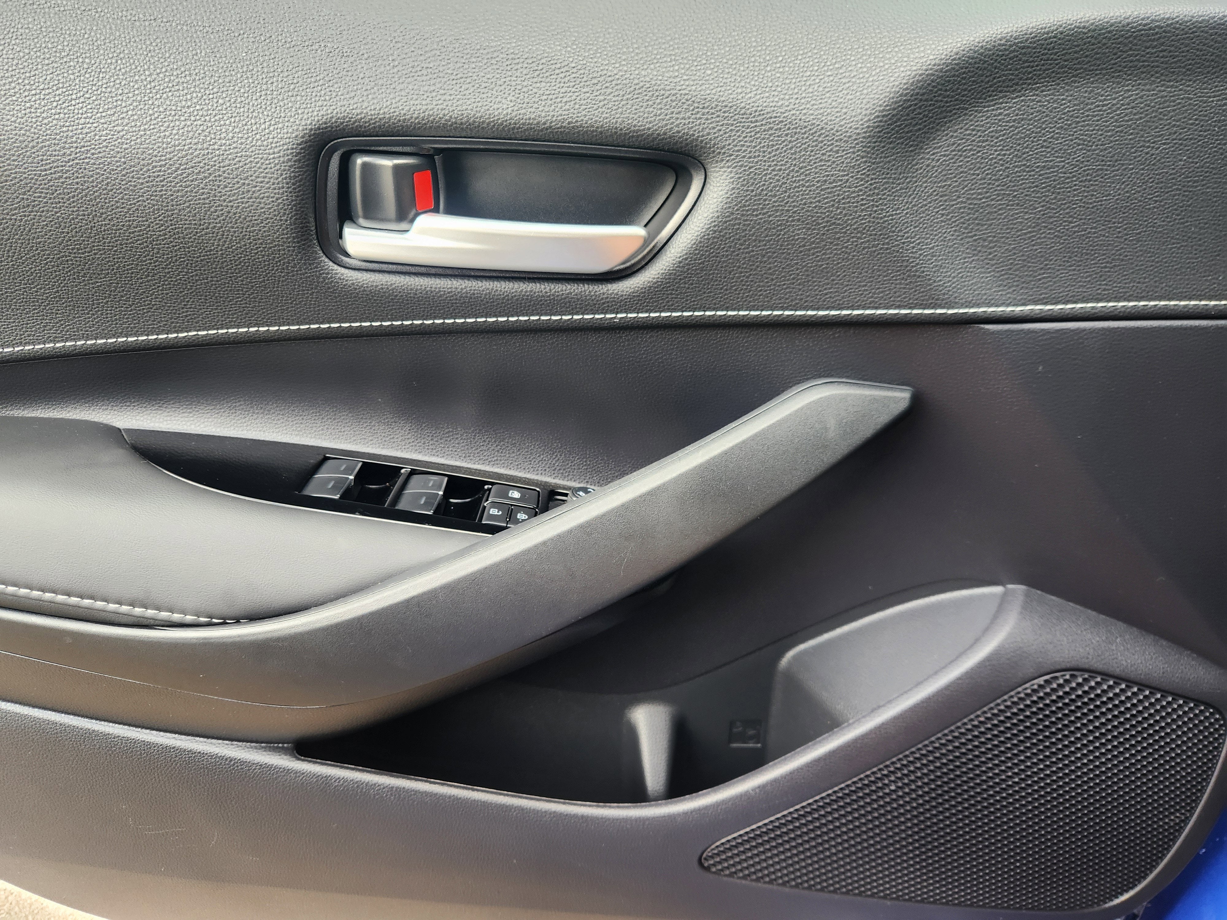 2025 Toyota Corolla Hatchback SE