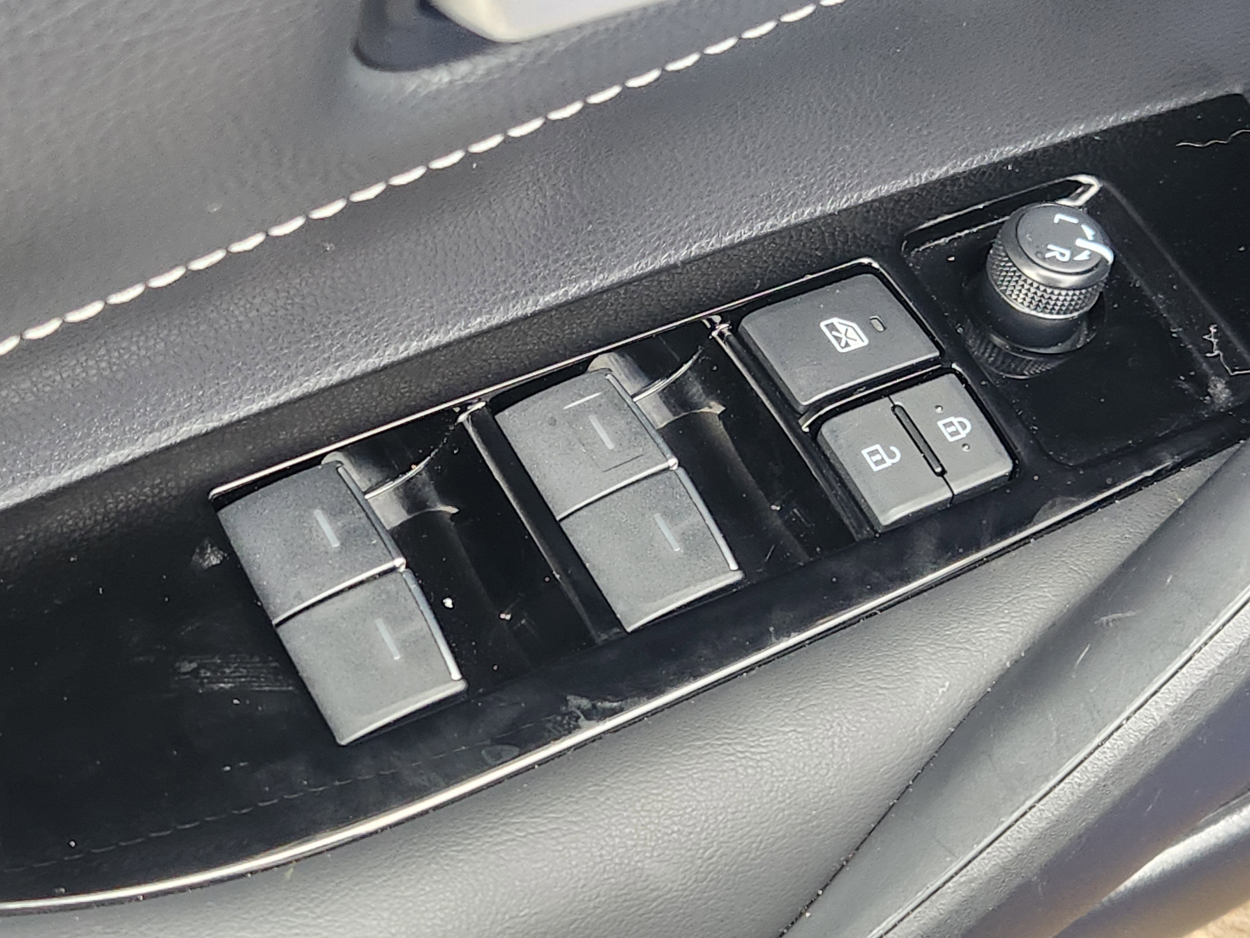 2025 Toyota Corolla Hatchback SE