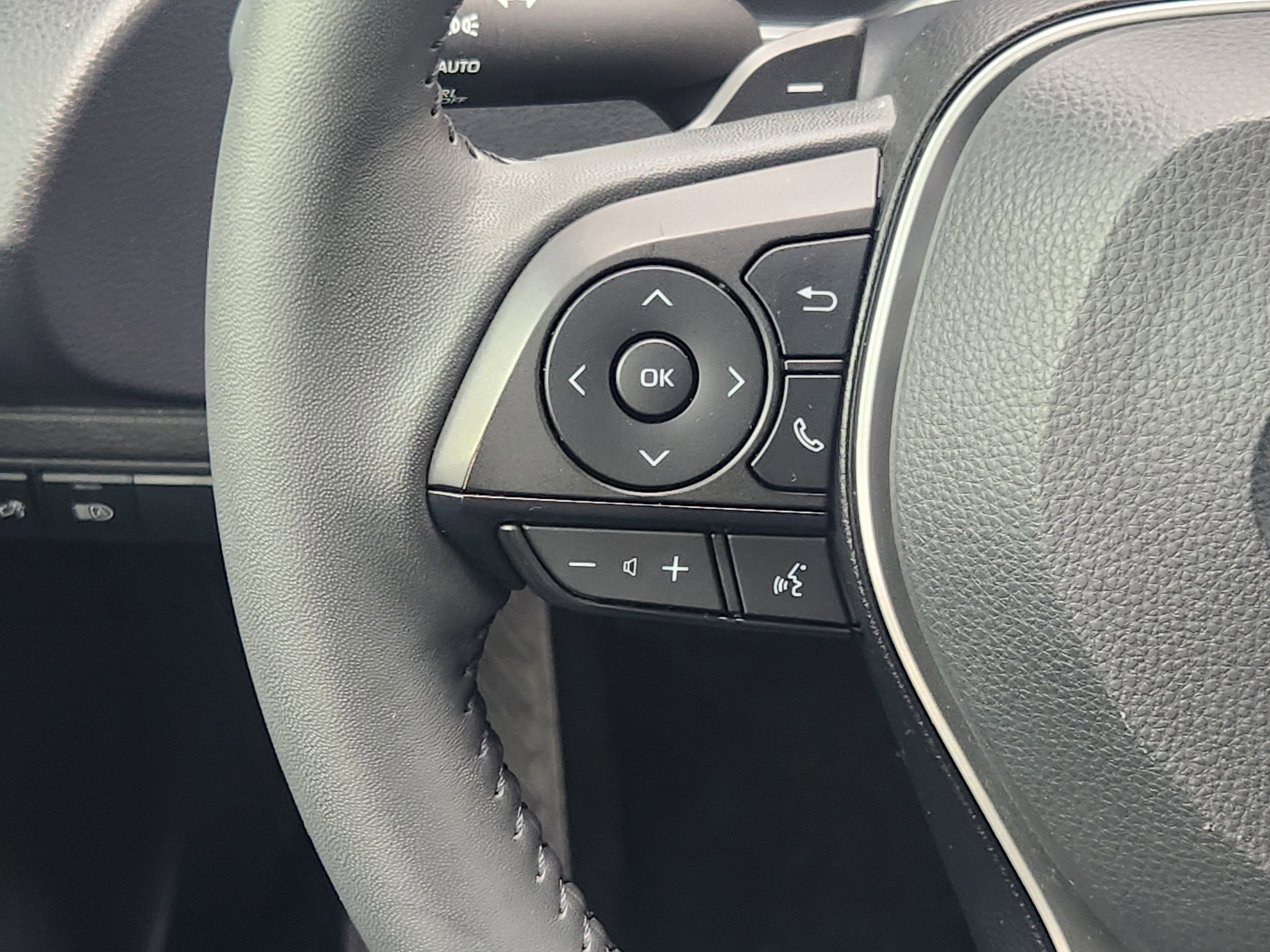 2025 Toyota Corolla Hatchback SE