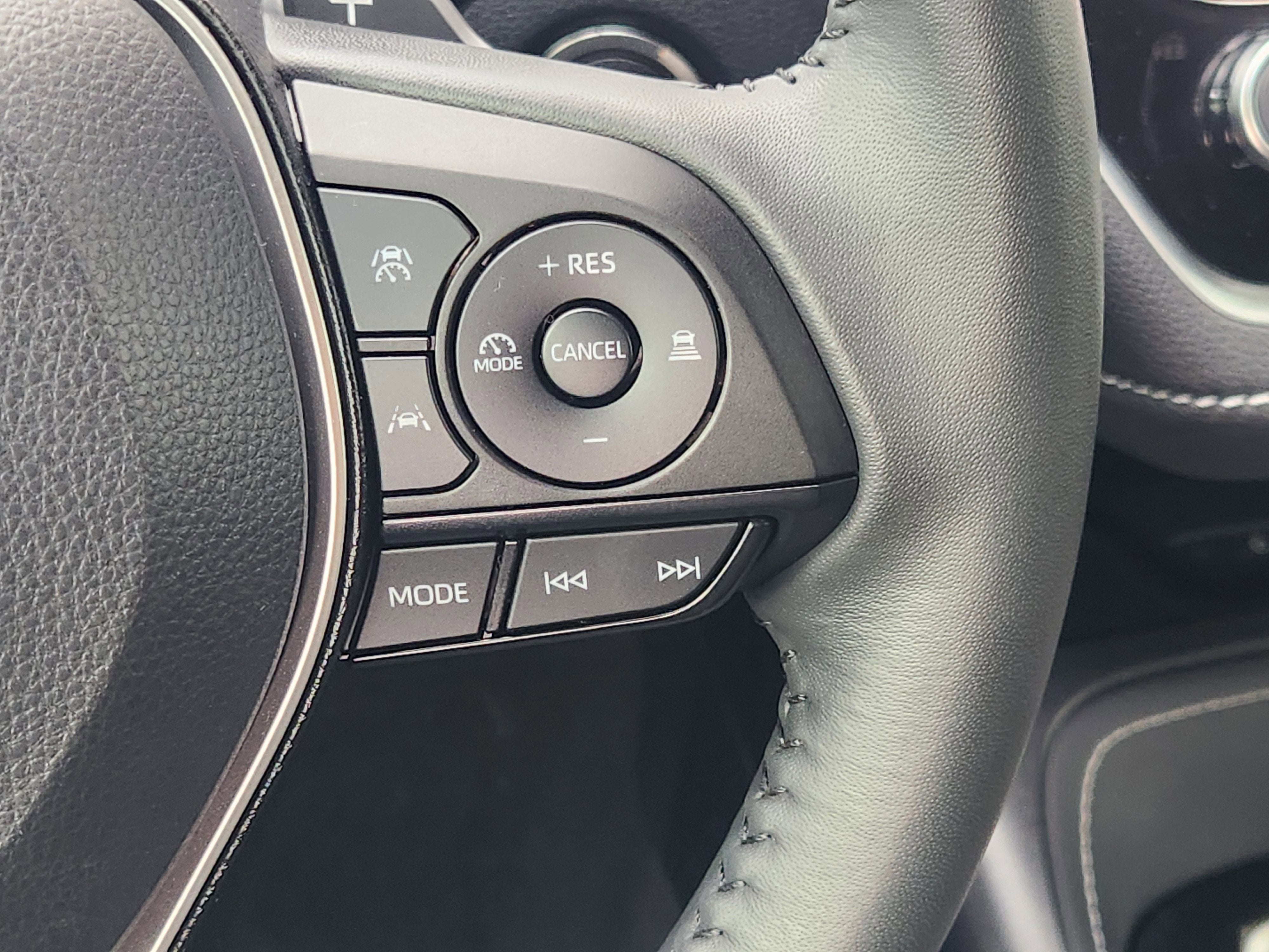 2025 Toyota Corolla Hatchback SE