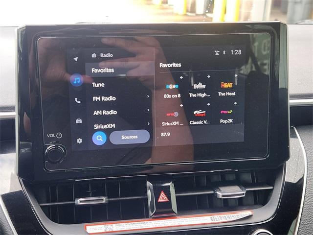 2025 Toyota Corolla Hatchback SE