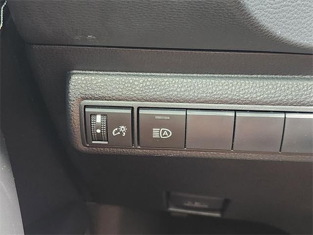 2025 Toyota Corolla Hatchback SE