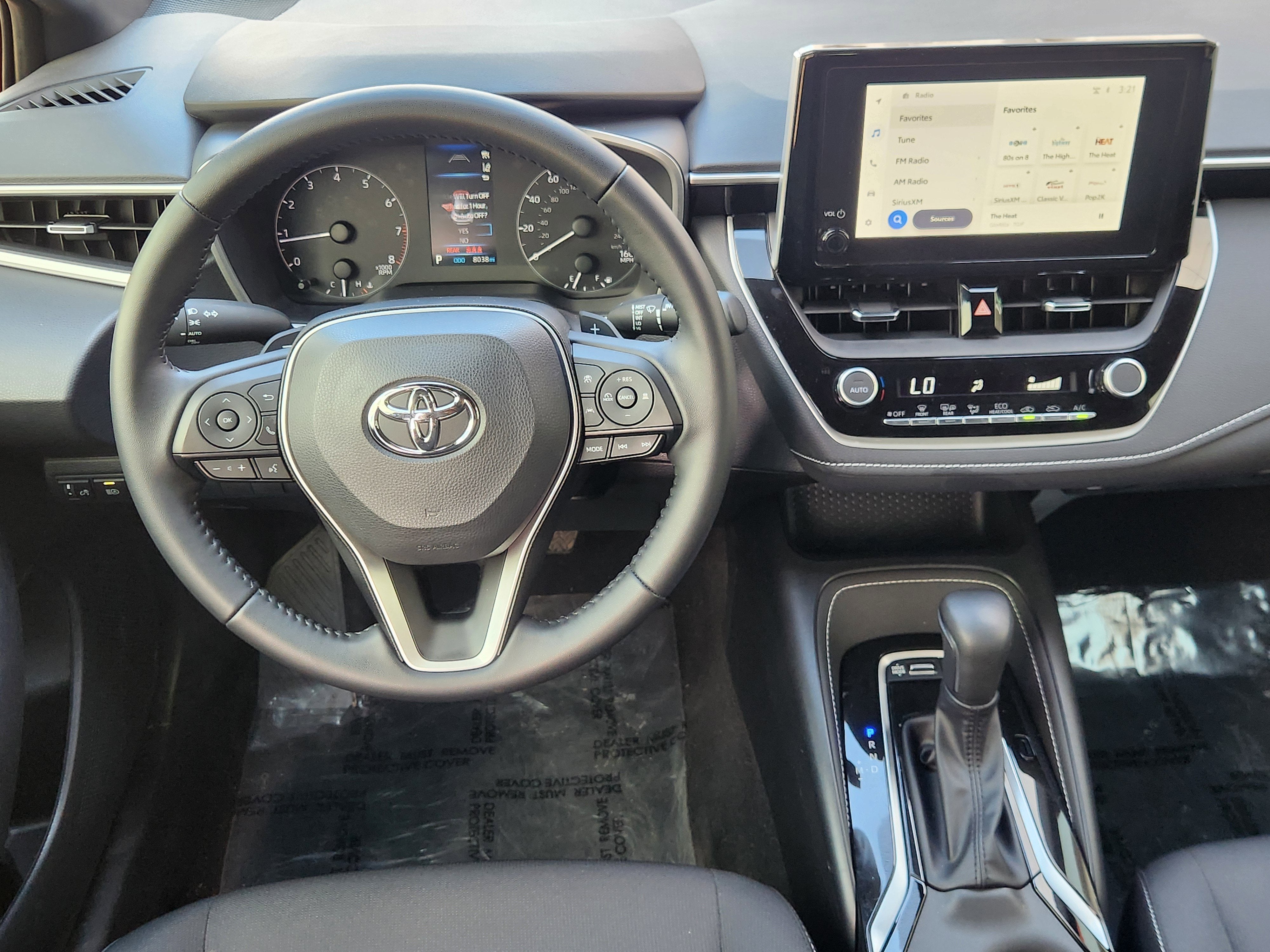 2025 Toyota Corolla Hatchback SE