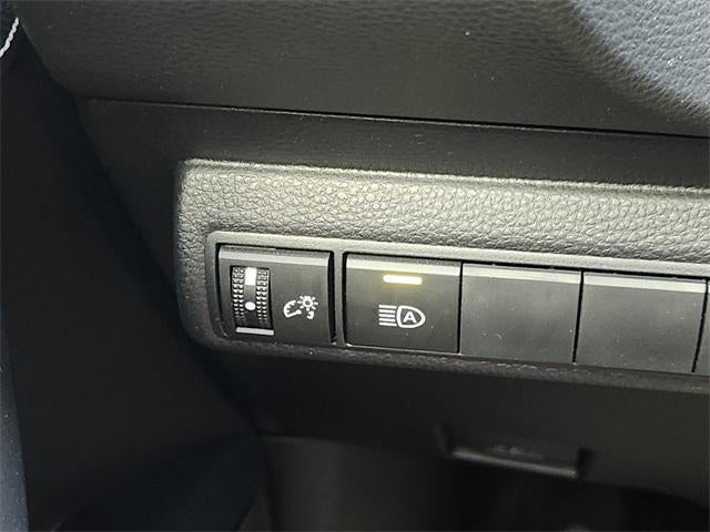 2025 Toyota Corolla Hatchback SE