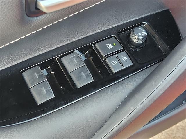 2025 Toyota Corolla Hatchback SE