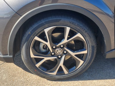 2022 Toyota C-HR XLE