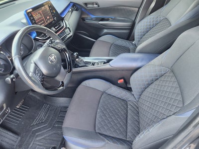 2022 Toyota C-HR XLE
