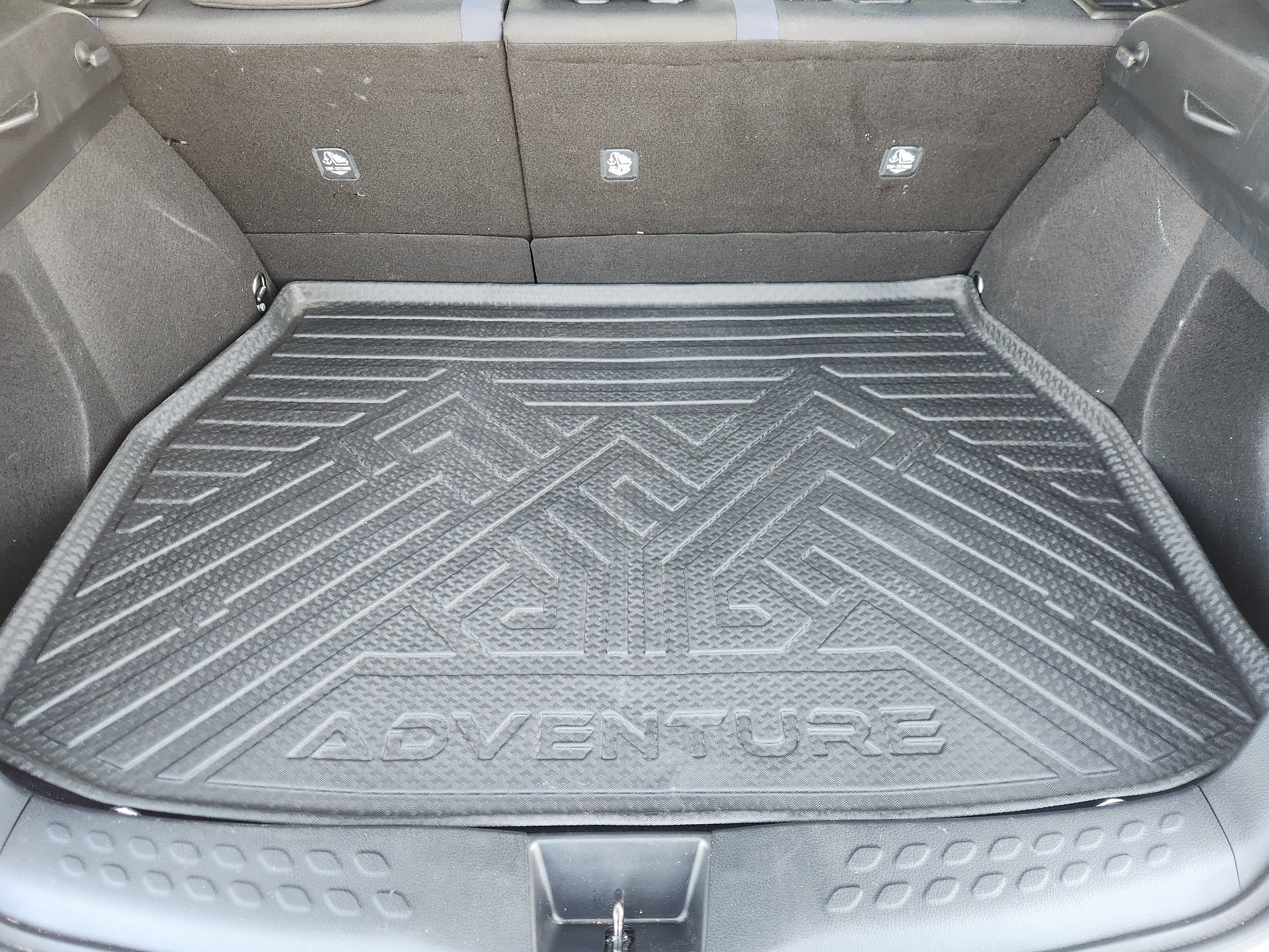 2022 Toyota C-HR XLE