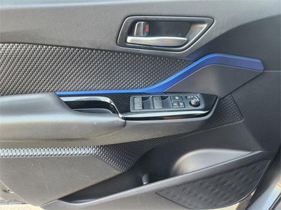 2022 Toyota C-HR XLE