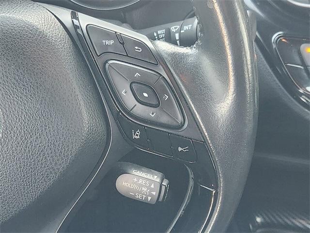 2022 Toyota C-HR XLE