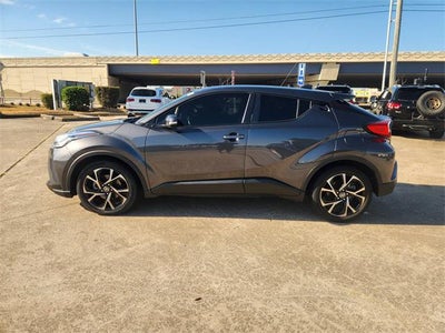 2022 Toyota C-HR XLE