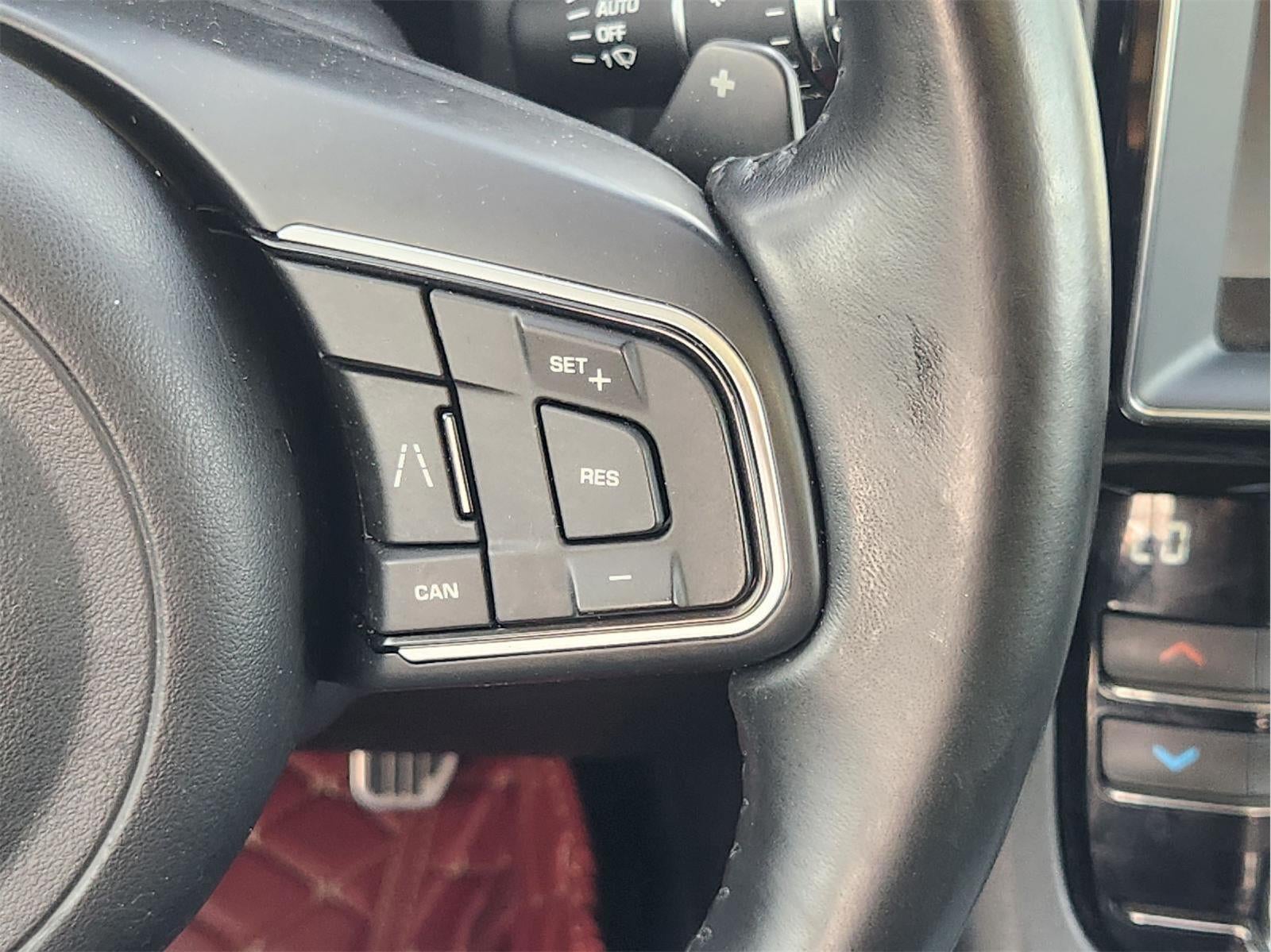 2019 Jaguar F-Pace 25t Premium