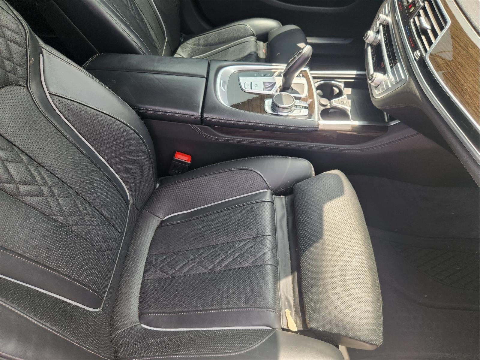 2022 BMW 7 Series 740i