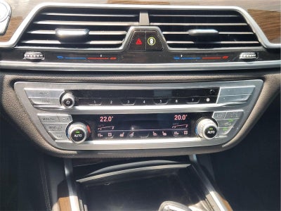 2022 BMW 7 Series 740i