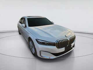 2022 BMW 7 Series 740i