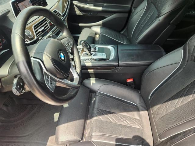 2022 BMW 7 Series 740i