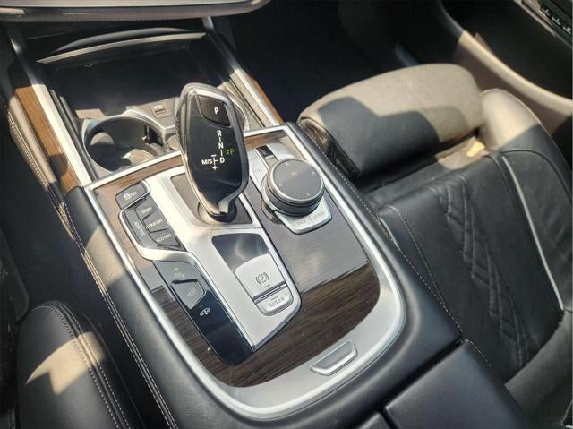 2022 BMW 7 Series 740i