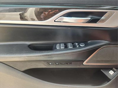 2022 BMW 7 Series 740i