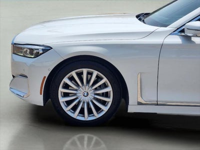 2022 BMW 7 Series 740i