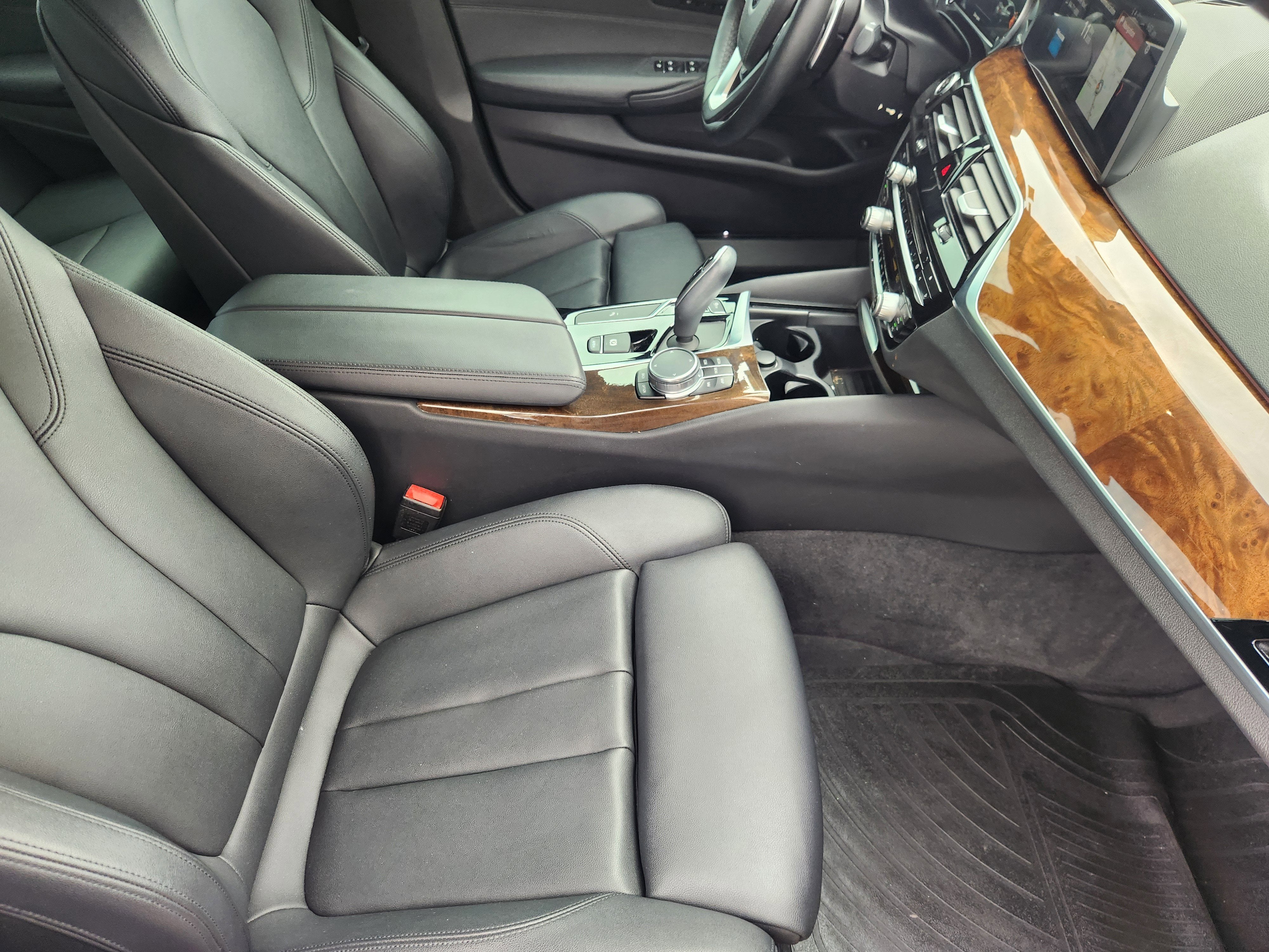 2018 BMW 5 Series 530i