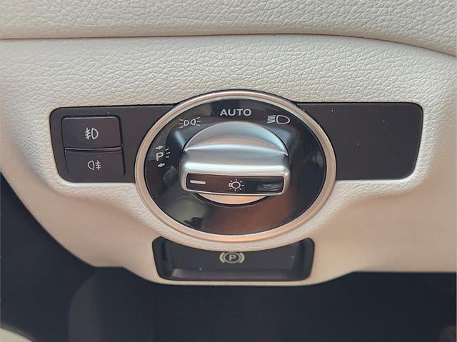 2015 MERCEDES-BENZ TRUCK GLA-CLASS Base