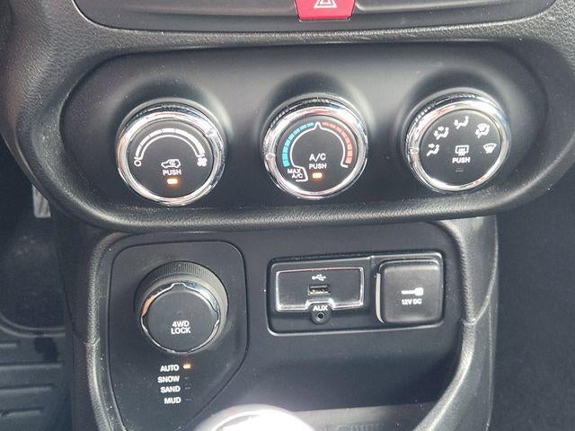 2016 Jeep Renegade Latitude 75th Anniversary Edition