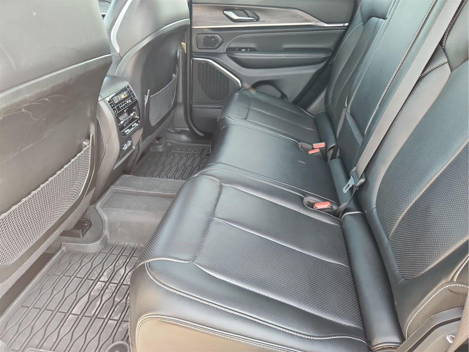 2022 Jeep Grand Cherokee Overland