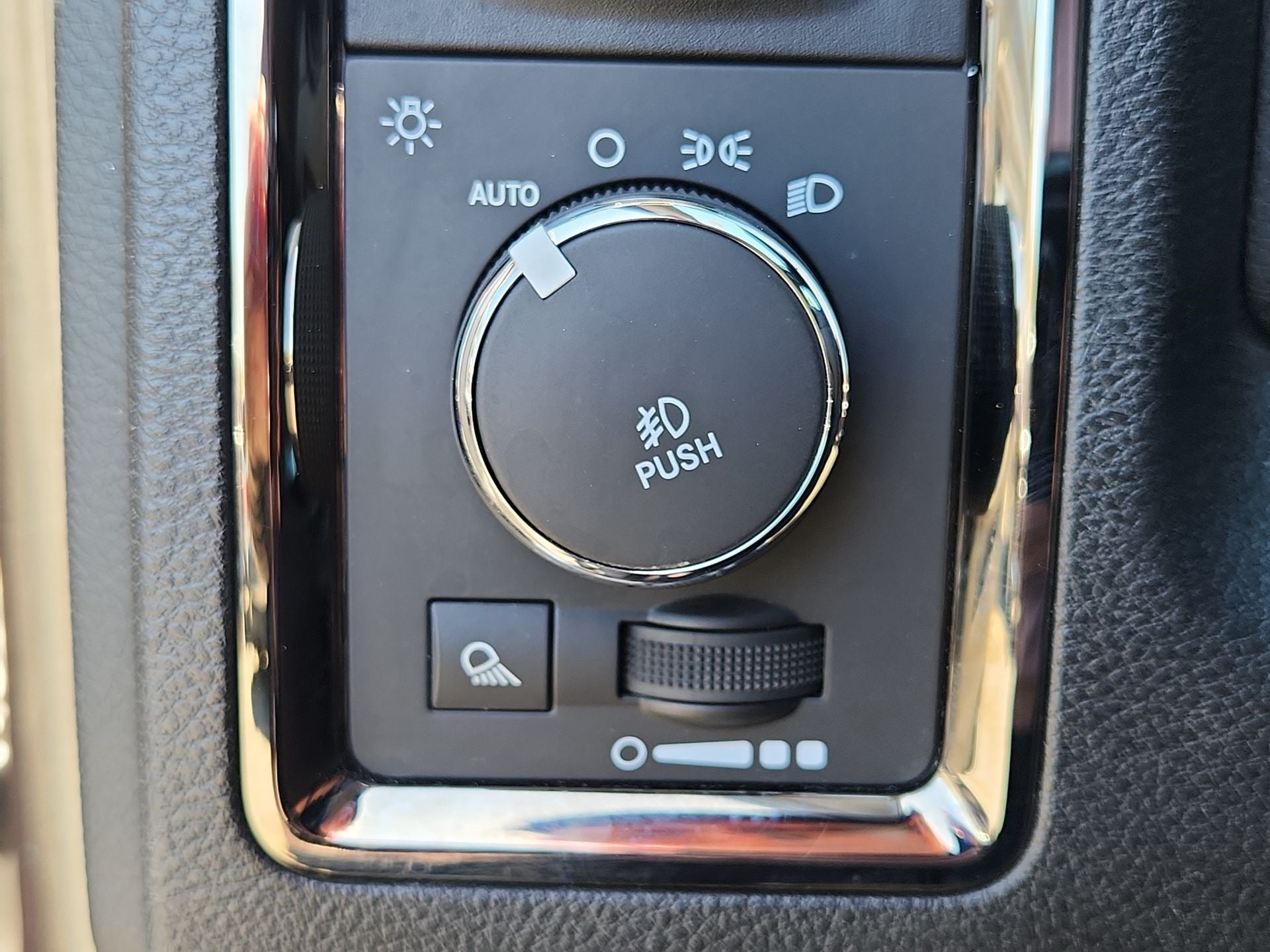 2016 RAM 1500 Sport