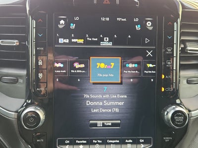 2021 RAM 1500 Laramie Crew Cab 4x2 5'7" Box