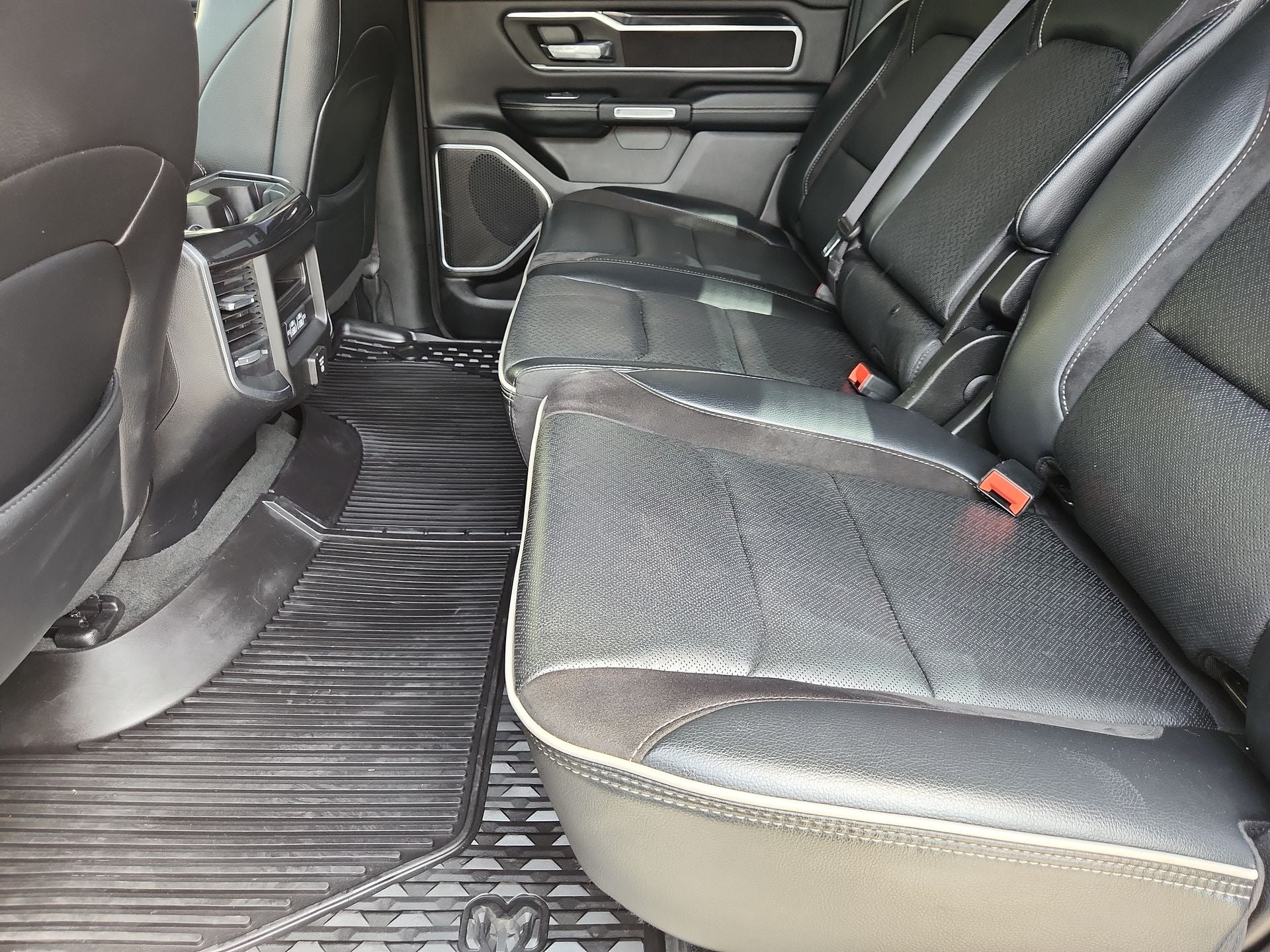 2021 RAM 1500 Laramie Crew Cab 4x2 5'7" Box