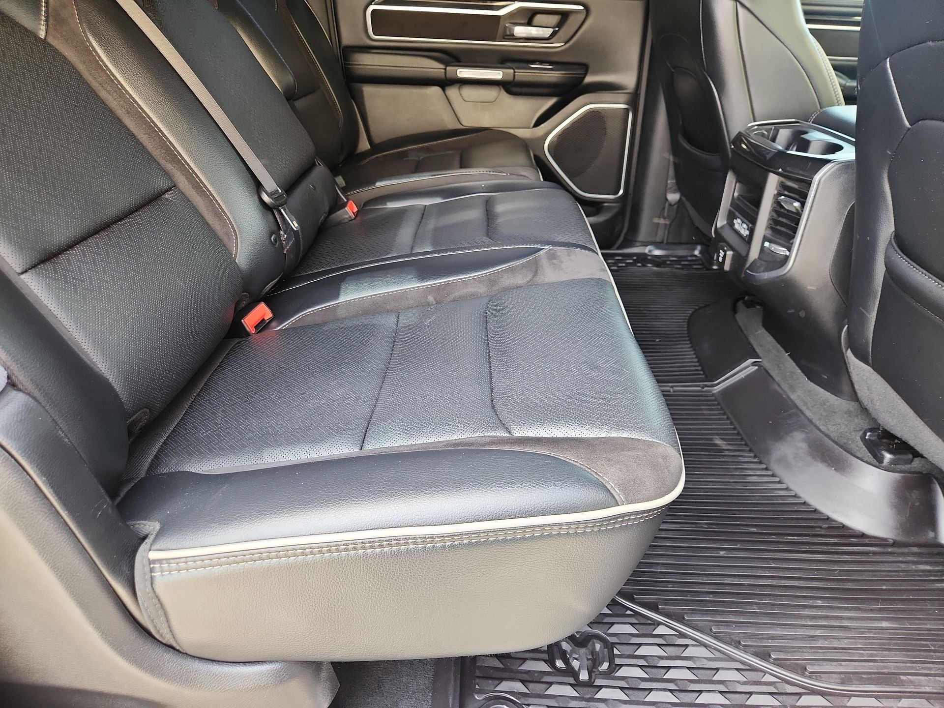 2021 RAM 1500 Laramie Crew Cab 4x2 5'7" Box