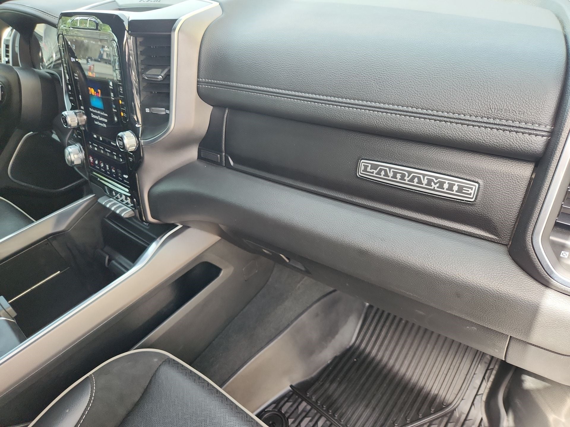 2021 RAM 1500 Laramie Crew Cab 4x2 5'7" Box