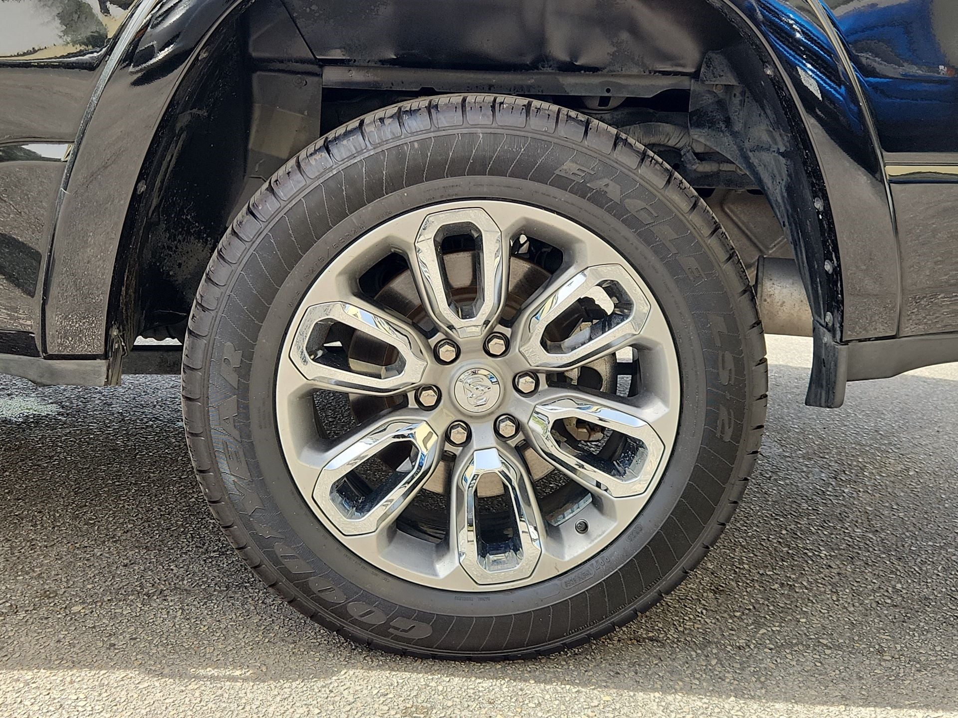 2021 RAM 1500 Laramie Crew Cab 4x2 5'7" Box