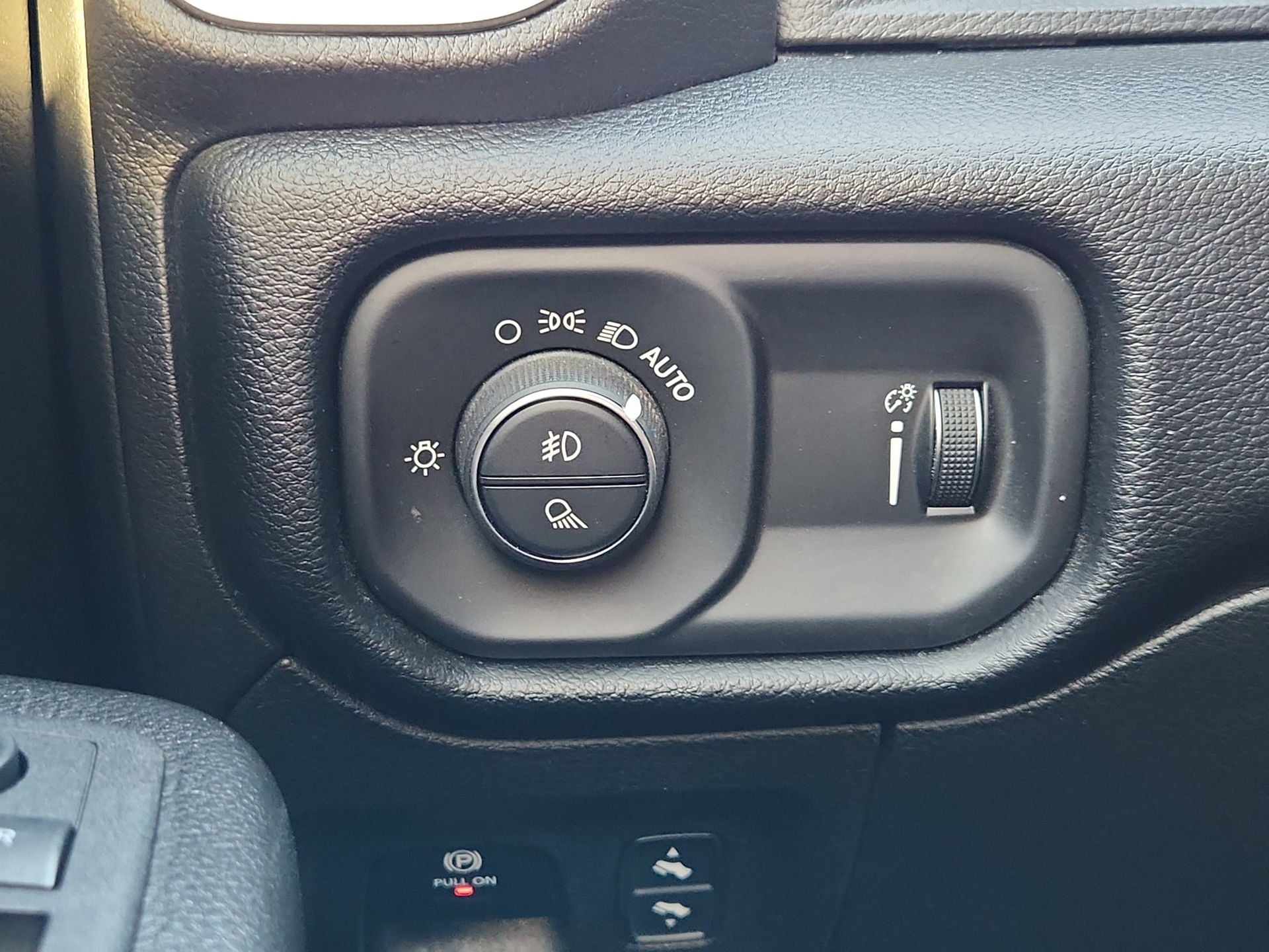 2022 RAM 1500 Lone Star Crew Cab 4x4 5'7" Box