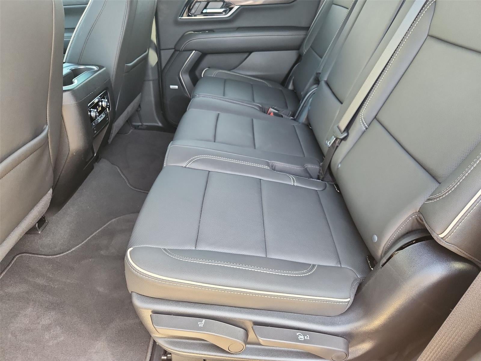 2025 GMC Yukon Elevation
