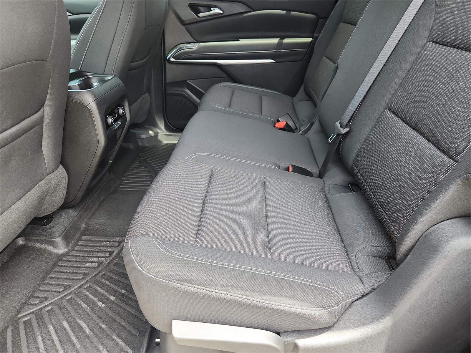 2024 Chevrolet Traverse FWD LS