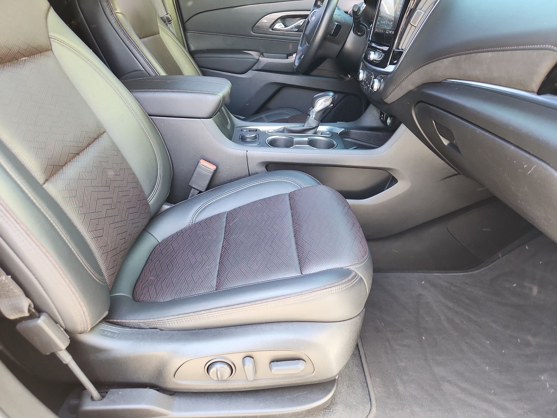 2022 Chevrolet Traverse High Country