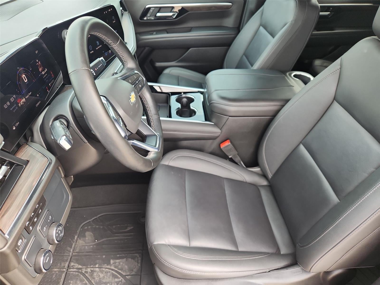 2025 Chevrolet Suburban LT